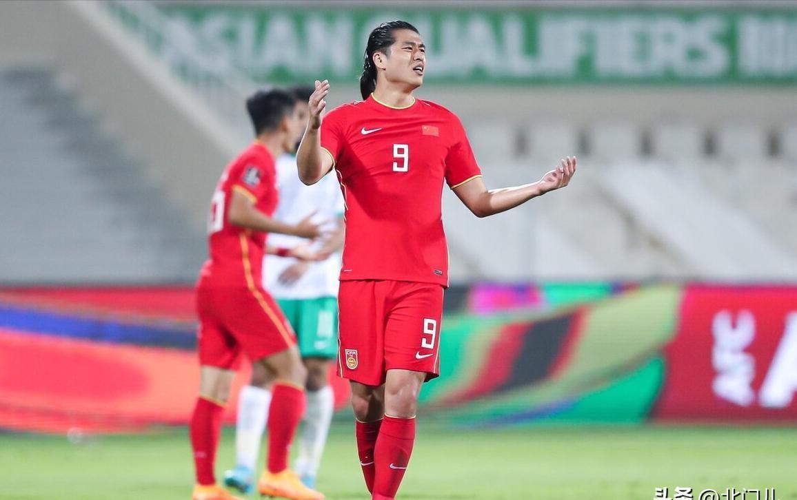 中国国家男子足球队对阵来自阿联酋次级联赛的海湾英雄
